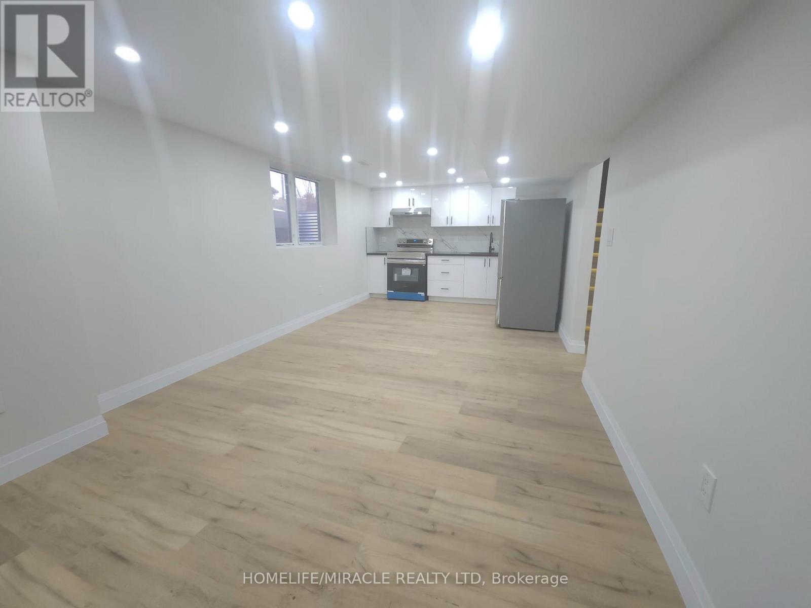 43 Patterson Avenue, Brantford, Ontario  N3S 6X1 - Photo 4 - X12612026