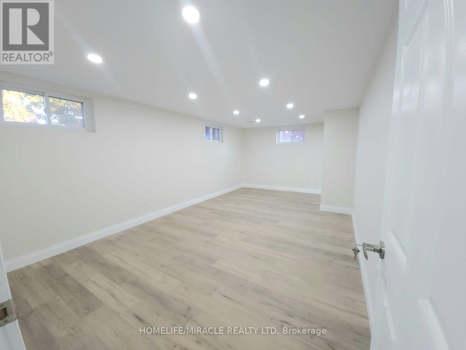 43 Patterson Avenue, Brantford, Ontario  N3S 6X1 - Photo 5 - X12612026