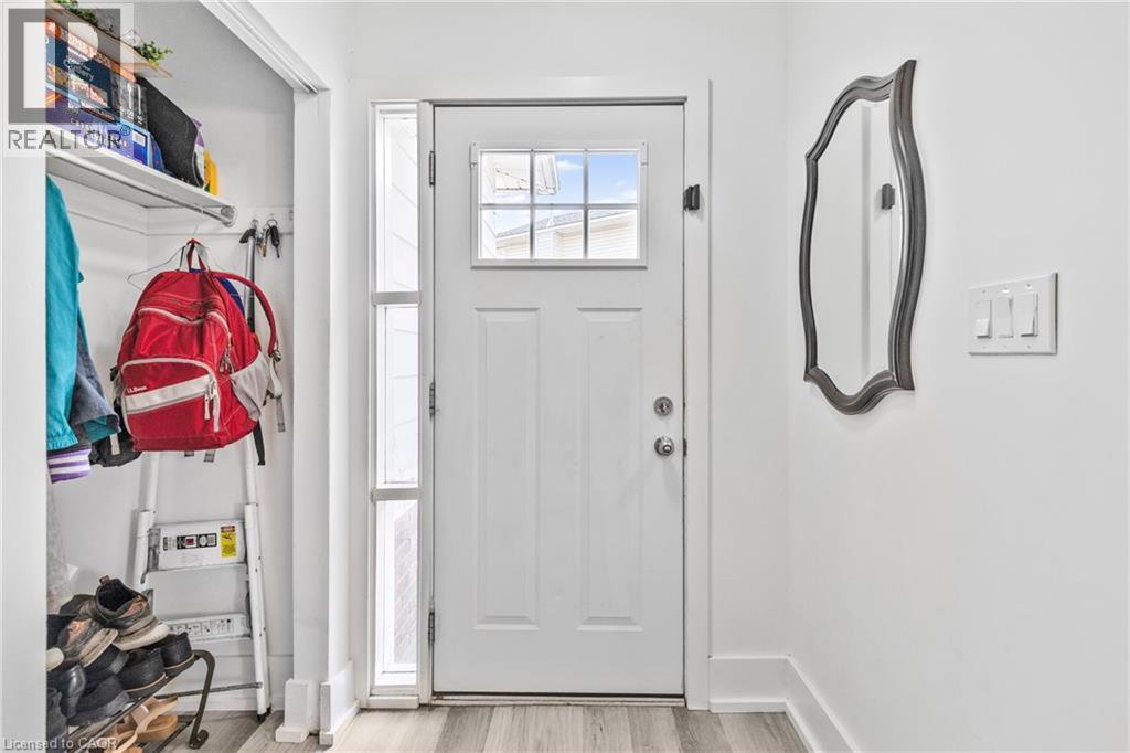 16 Roxborough Court, St. Catharines, Ontario  L2M 6E3 - Photo 17 - 40772856