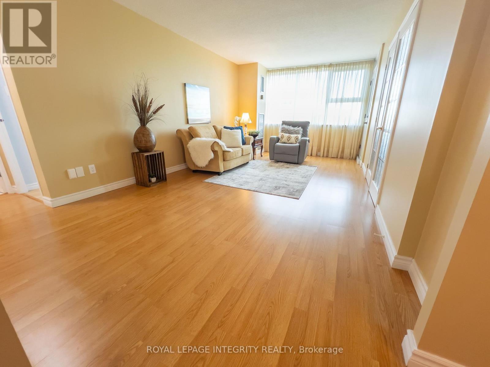 1008 - 555 Brittany Drive, Ottawa, Ontario  K1K 4C5 - Photo 10 - X12612500