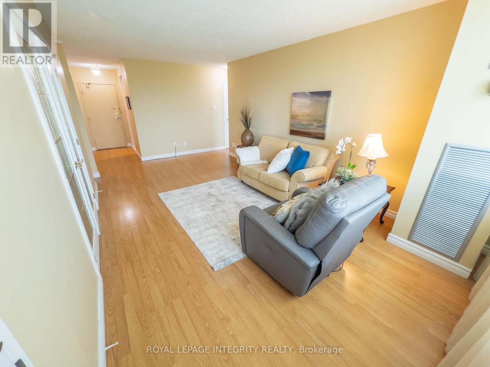 1008 - 555 Brittany Drive, Ottawa, Ontario  K1K 4C5 - Photo 13 - X12612500