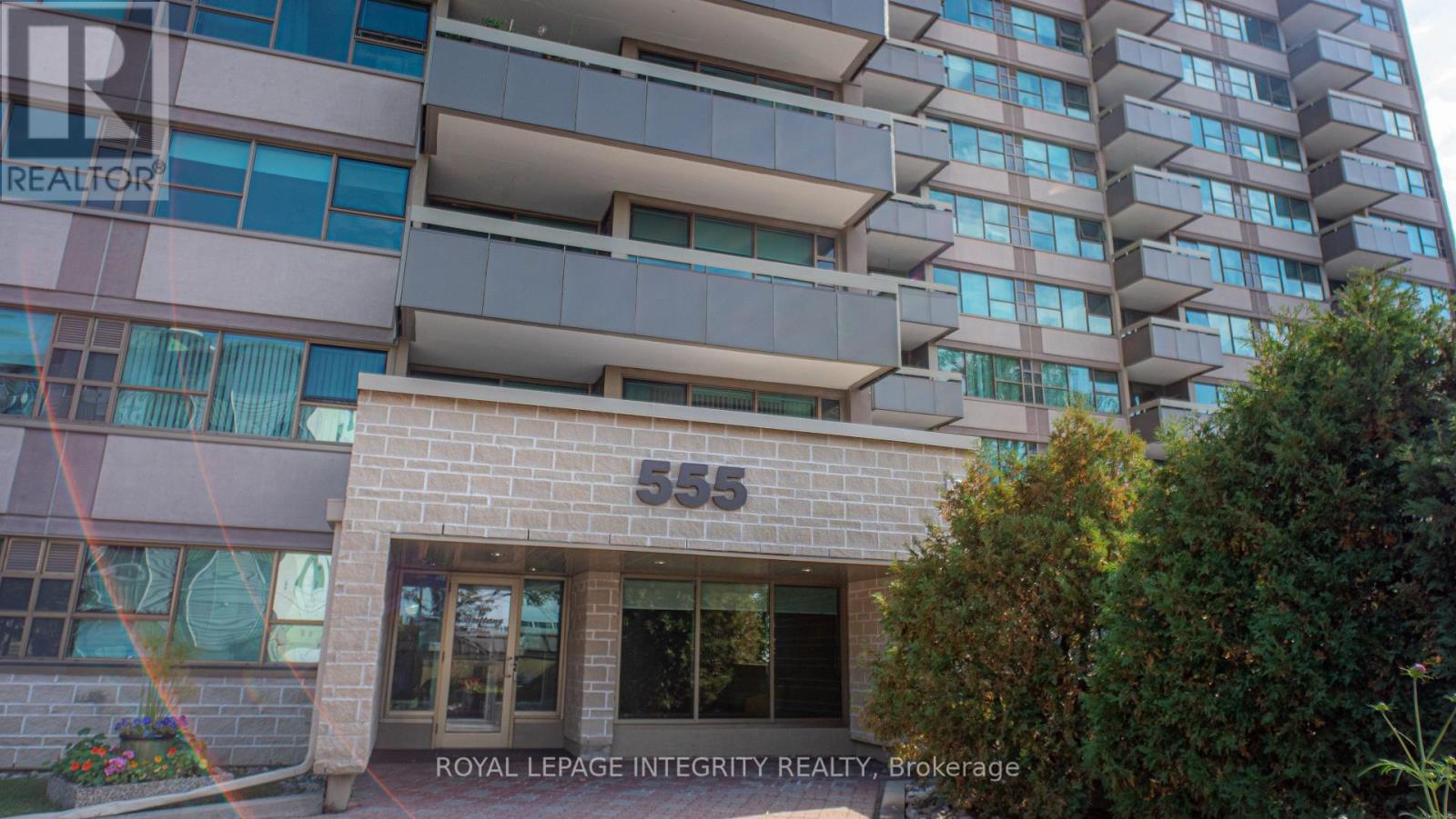 1008 - 555 Brittany Drive, Ottawa, Ontario  K1K 4C5 - Photo 3 - X12612500