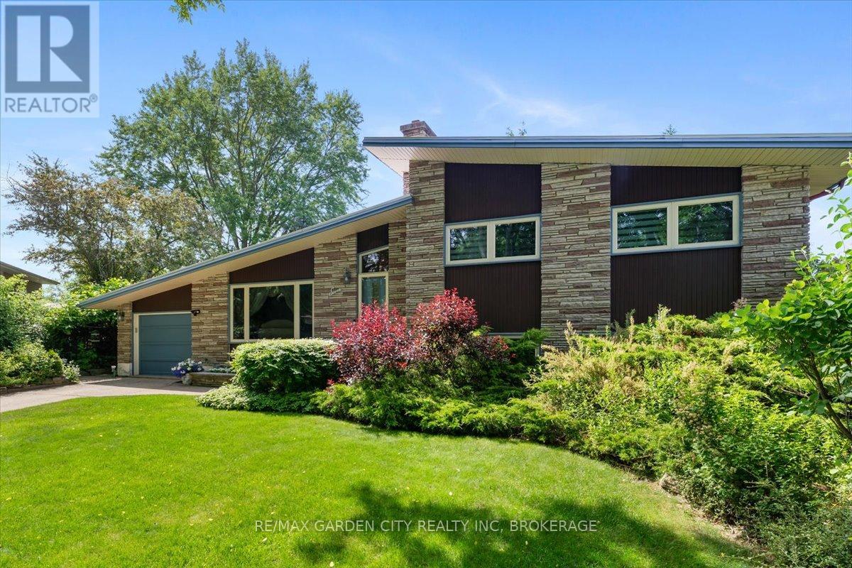 7 Glenayr Place, St. Catharines, Ontario  L2T 2A2 - Photo 1 - X12612540