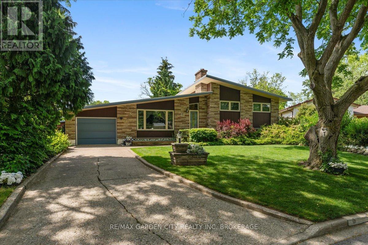 7 Glenayr Place, St. Catharines, Ontario  L2T 2A2 - Photo 3 - X12612540