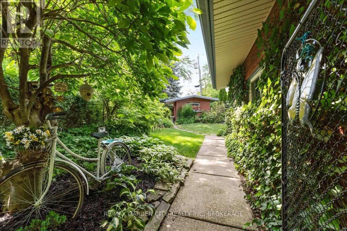 7 Glenayr Place, St. Catharines, Ontario  L2T 2A2 - Photo 36 - X12612540