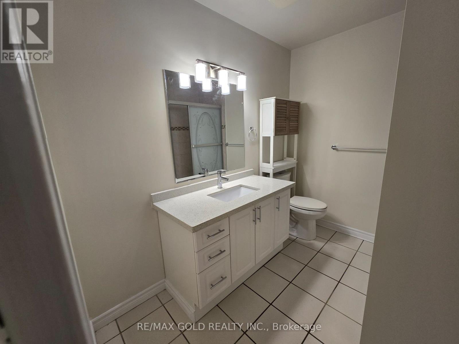 69 Alexandria Crescent, Brampton, Ontario  L6T 1N2 - Photo 6 - W12608496