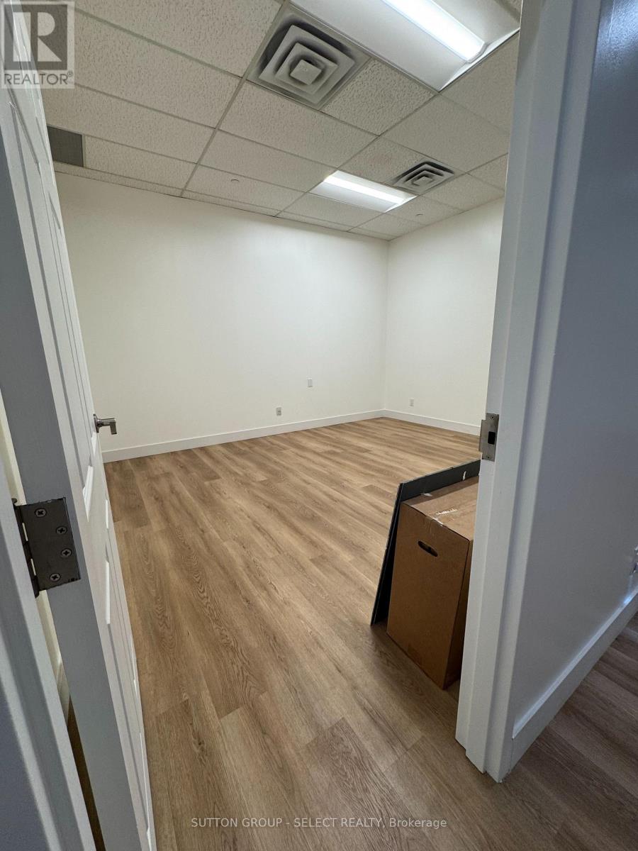 275 Colborne Street, London East (East K), Ontario  N6B 2S7 - Photo 10 - X12612310