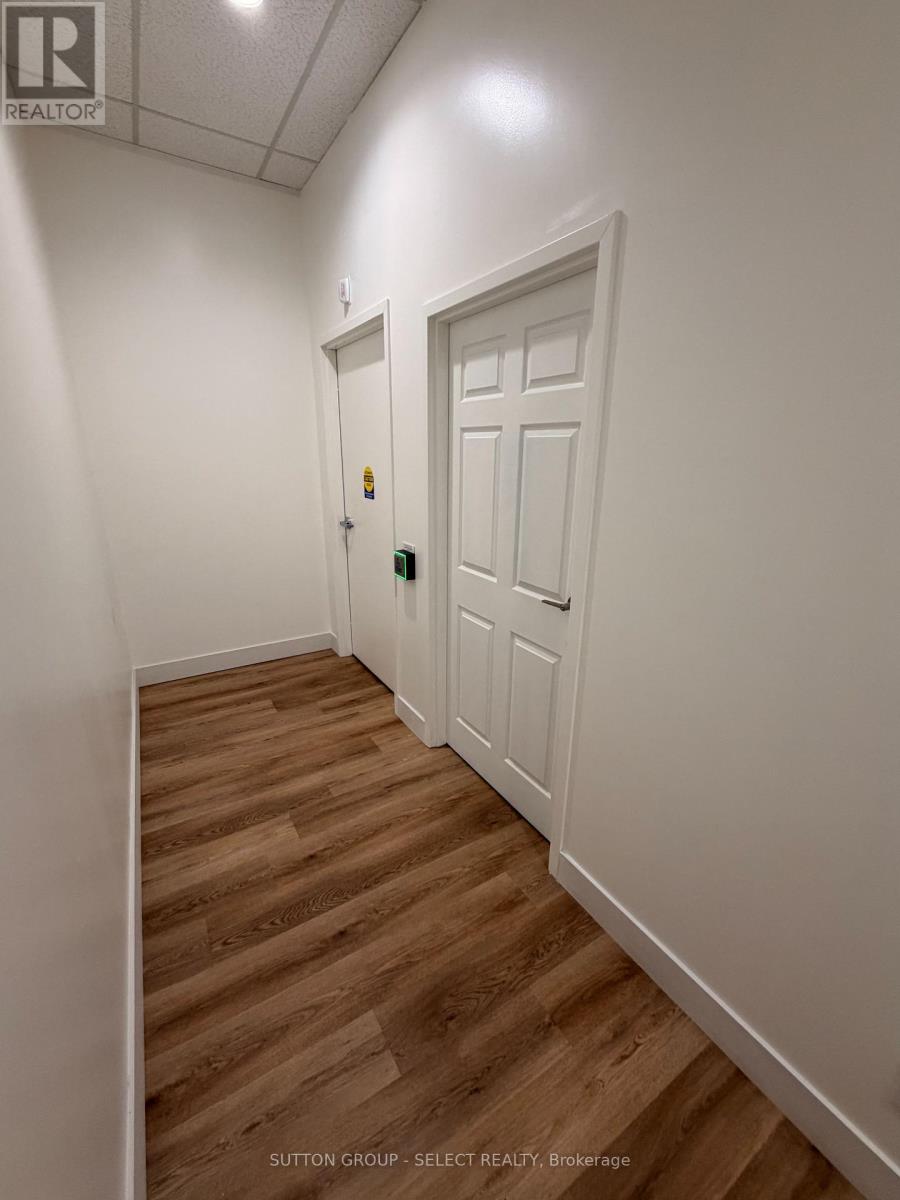 275 Colborne Street, London East (East K), Ontario  N6B 2S7 - Photo 7 - X12612310