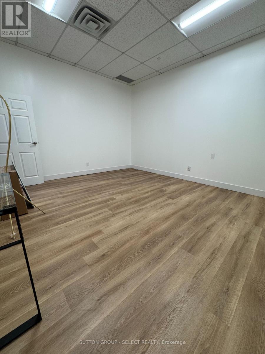 275 Colborne Street, London East (East K), Ontario  N6B 2S7 - Photo 9 - X12612310