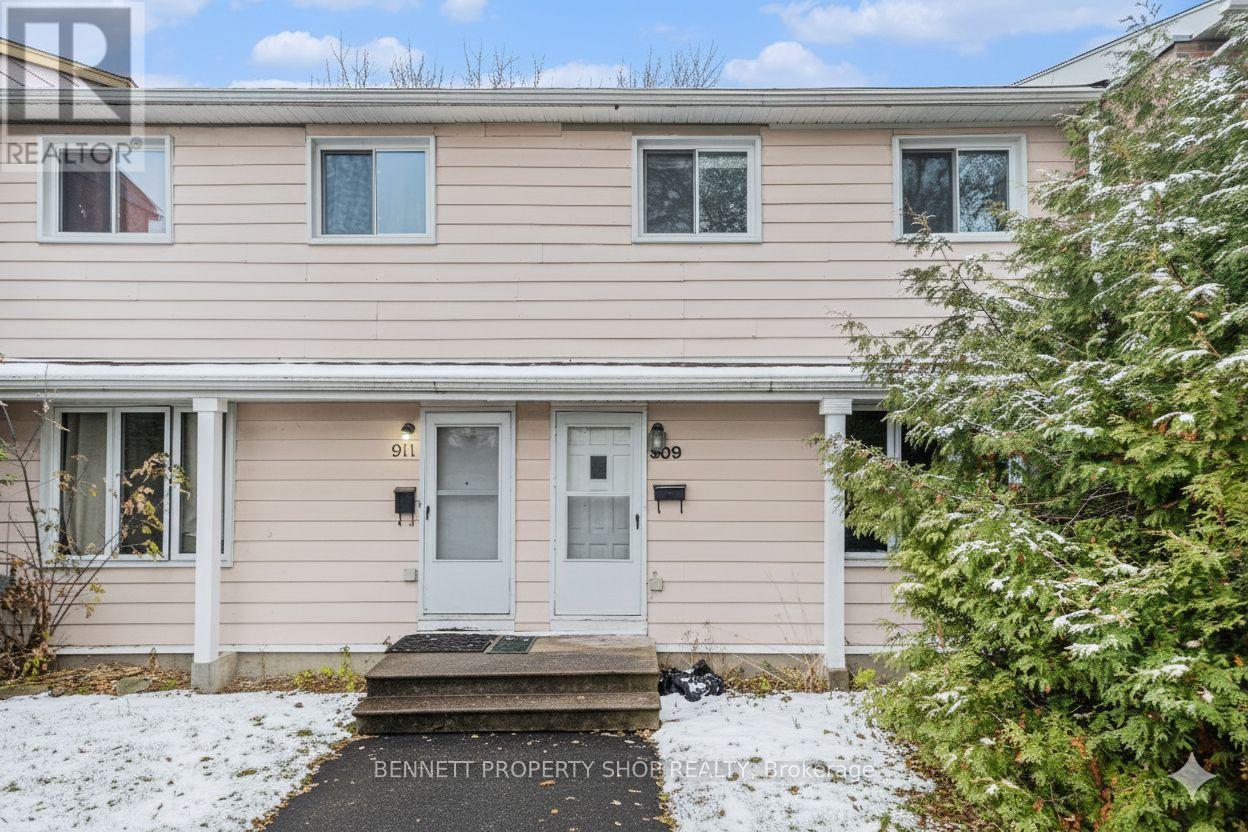 909 GREENBRIAR AVENUE, Ottawa, Ontario