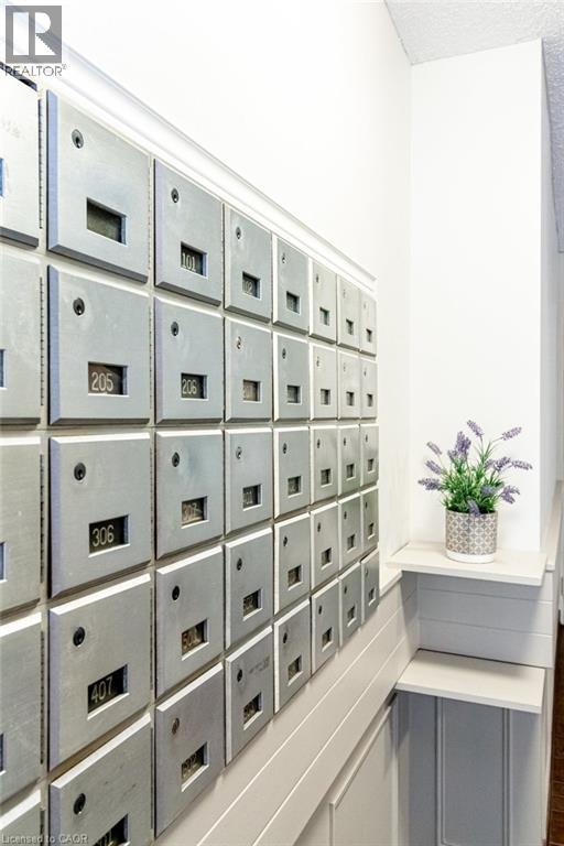 23 Main Street Unit# 205, Dundas, Ontario  L9H 2P7 - Photo 4 - 40793059