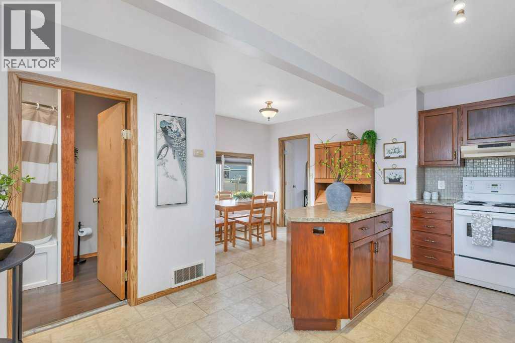 5025 49 Avenue, Rimbey, Alberta T0C 2J0 - Photo 14 - A2265534