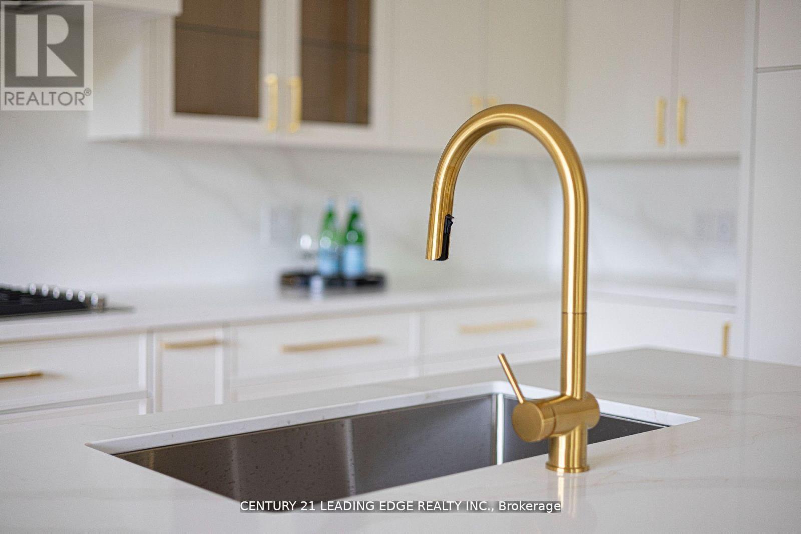 48 Tangmere Road, Toronto, Ontario  M3B 2N3 - Photo 13 - C12612494