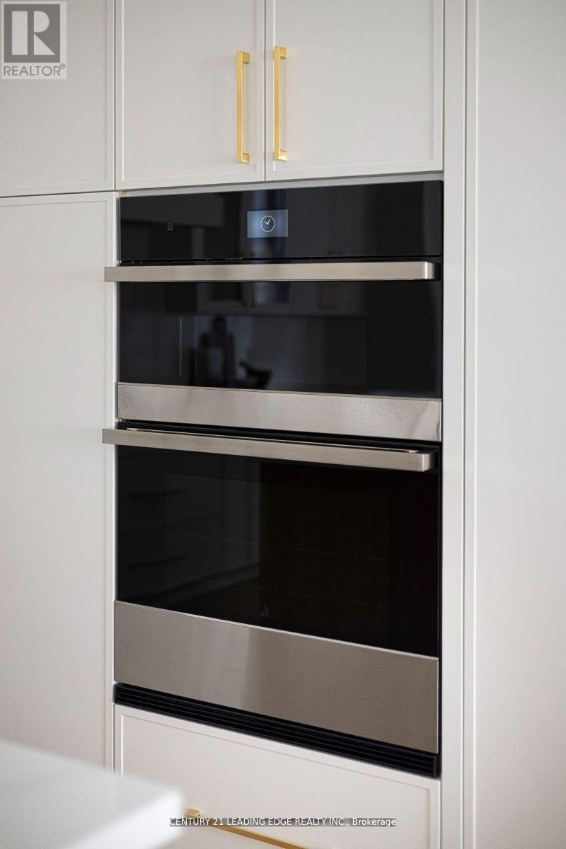 48 Tangmere Road, Toronto, Ontario  M3B 2N3 - Photo 15 - C12612494