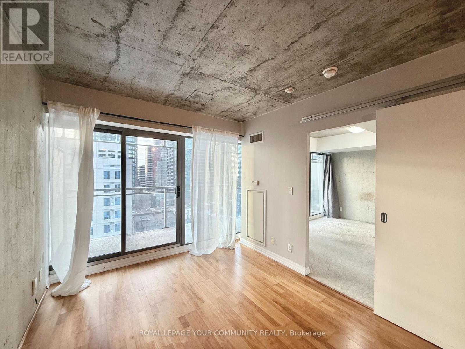 1305 - 22 Wellesley Street, Toronto, Ontario  M4Y 1G3 - Photo 5 - C12612586