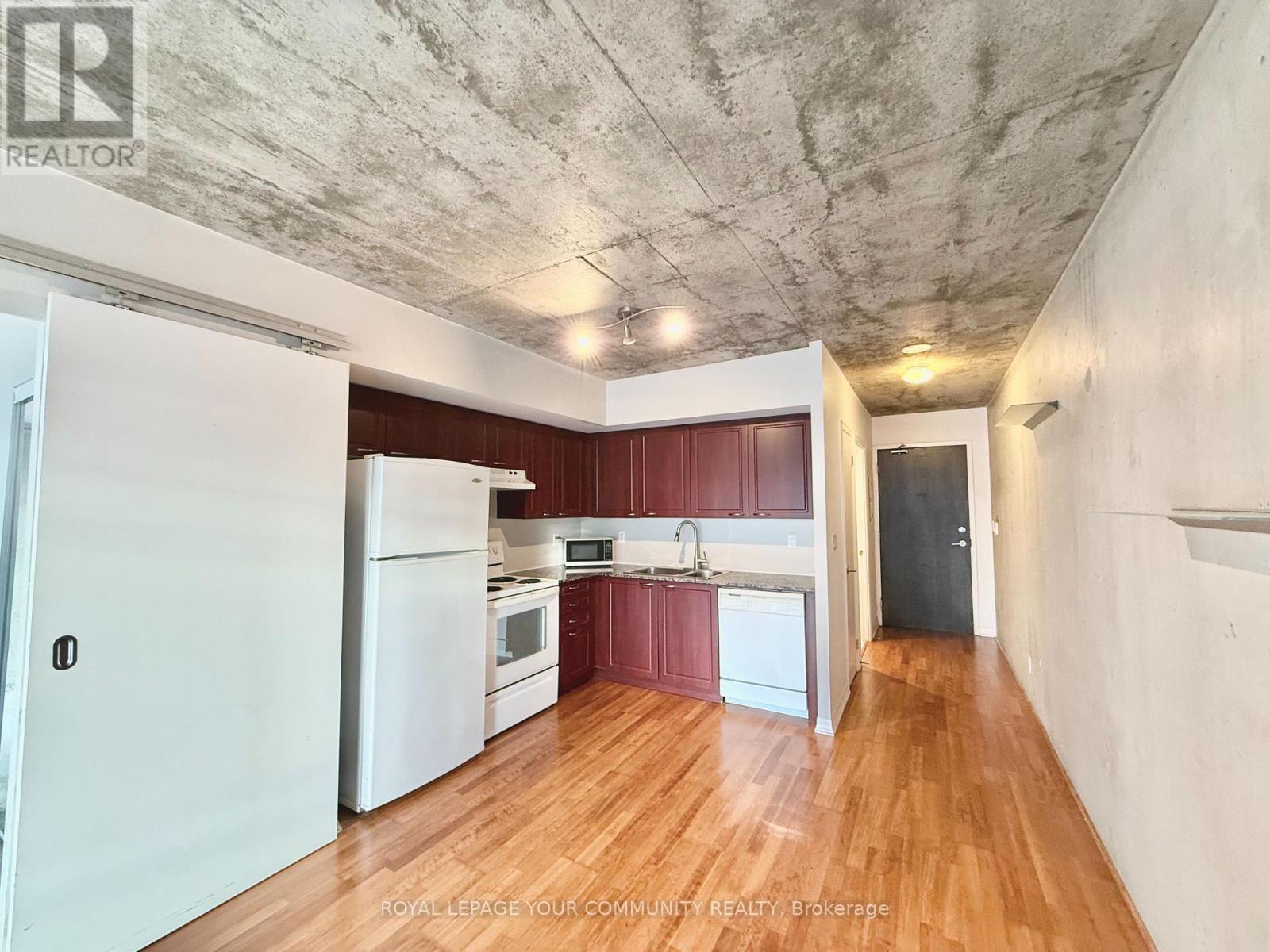 1305 - 22 Wellesley Street, Toronto, Ontario  M4Y 1G3 - Photo 8 - C12612586