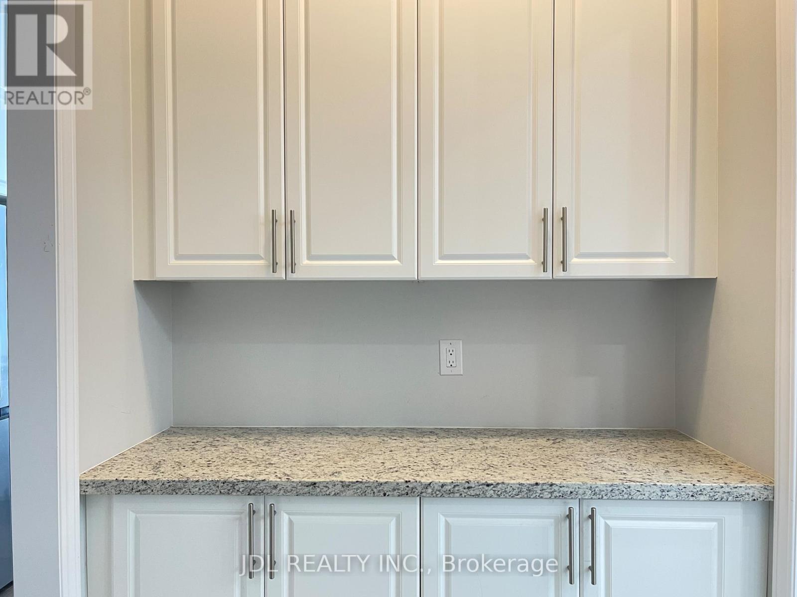 59 Bremner Street, Whitby, Ontario  L1R 0P8 - Photo 4 - E12612504