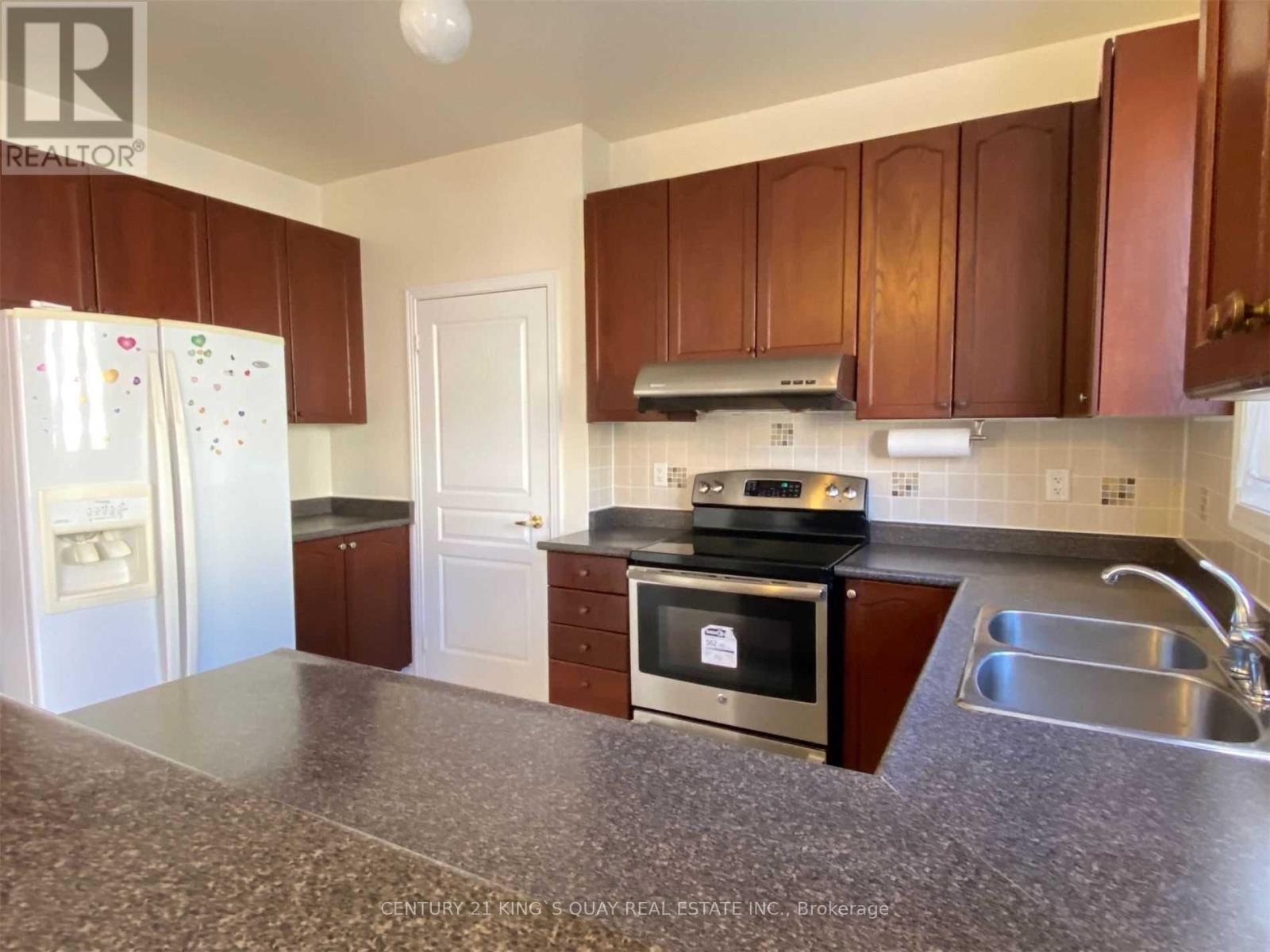 49 Calico Crescent, Markham, Ontario  L6C 3A4 - Photo 9 - N12612520