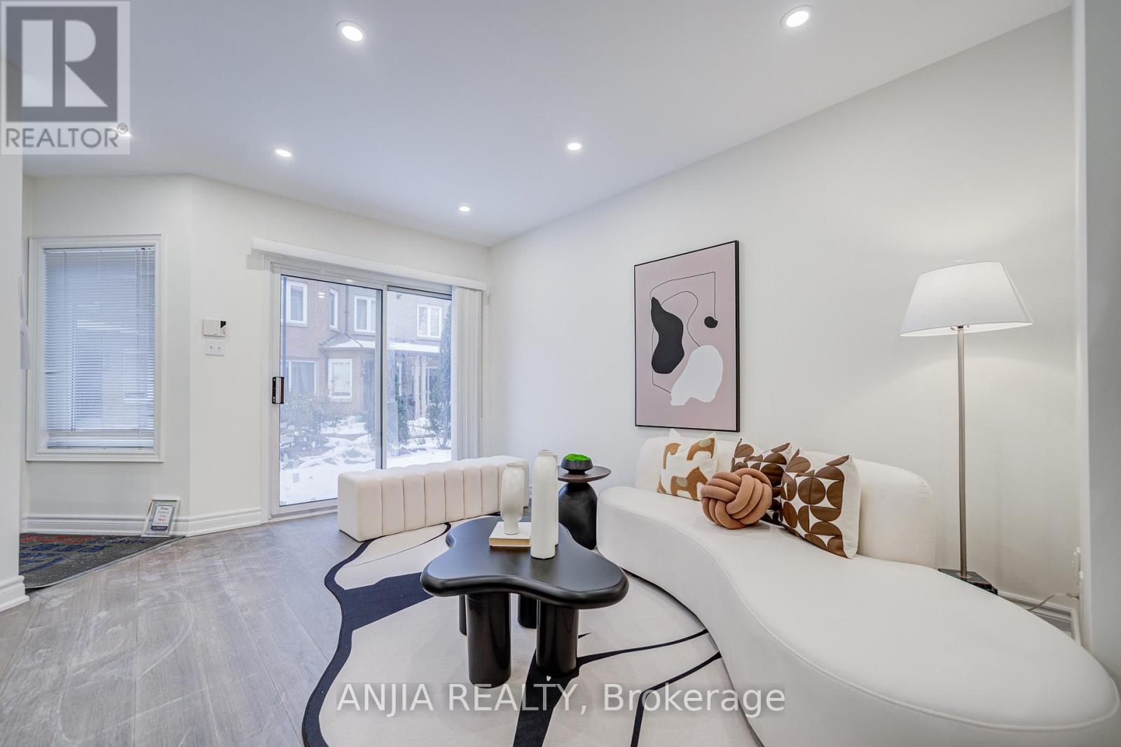 32 - 735 New Westminster Drive, Vaughan, Ontario L4J 7Y9 - Photo 10 - N12612562