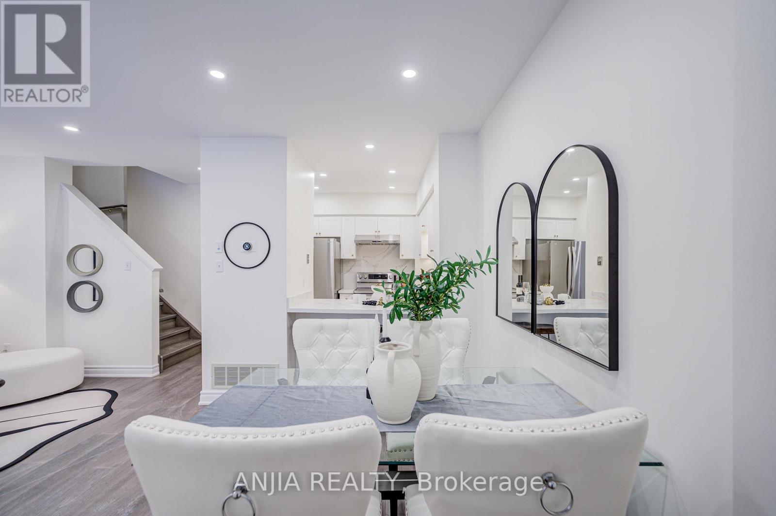 32 - 735 New Westminster Drive, Vaughan, Ontario L4J 7Y9 - Photo 14 - N12612562