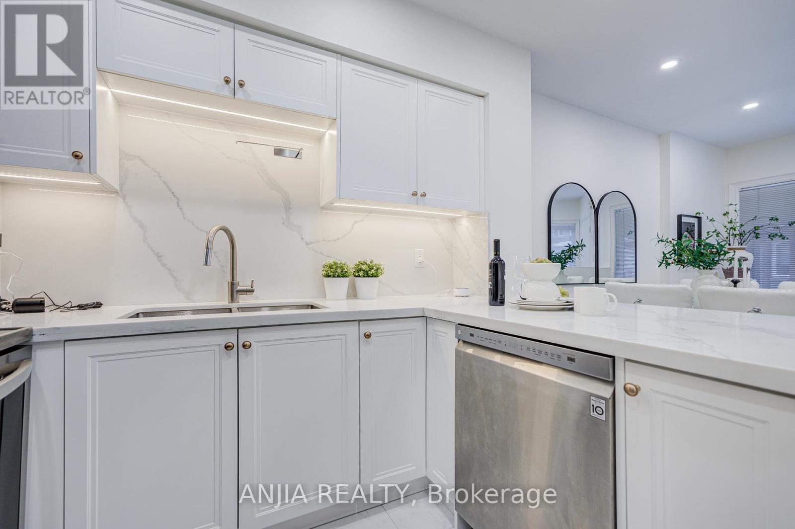 32 - 735 New Westminster Drive, Vaughan, Ontario L4J 7Y9 - Photo 20 - N12612562