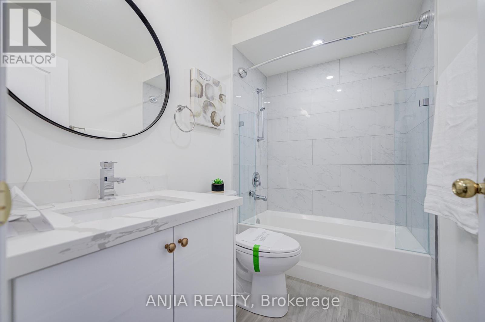 32 - 735 New Westminster Drive, Vaughan, Ontario L4J 7Y9 - Photo 28 - N12612562