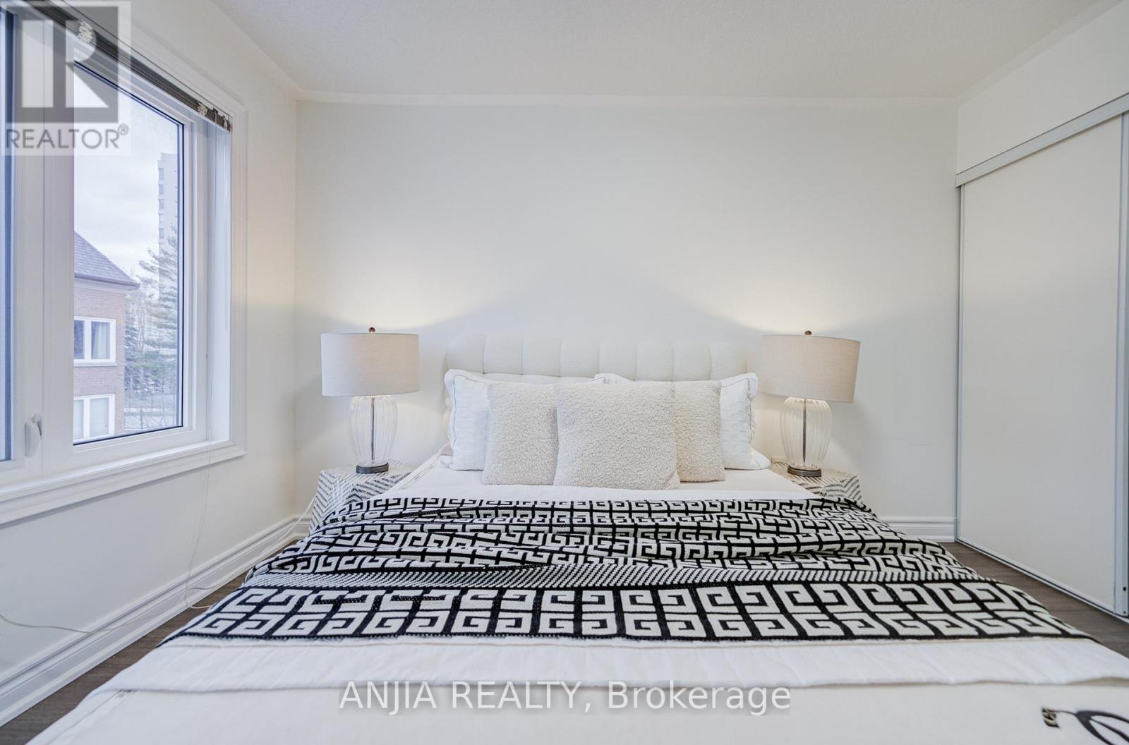 32 - 735 New Westminster Drive, Vaughan, Ontario L4J 7Y9 - Photo 31 - N12612562