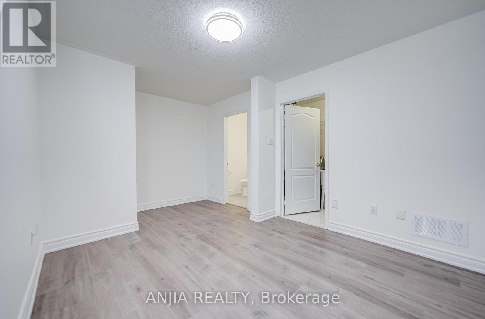 32 - 735 New Westminster Drive, Vaughan, Ontario L4J 7Y9 - Photo 36 - N12612562