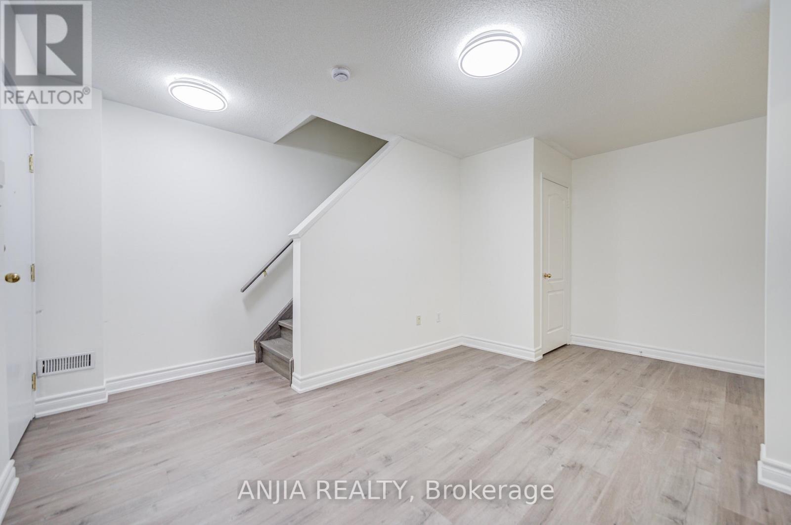 32 - 735 New Westminster Drive, Vaughan, Ontario L4J 7Y9 - Photo 37 - N12612562