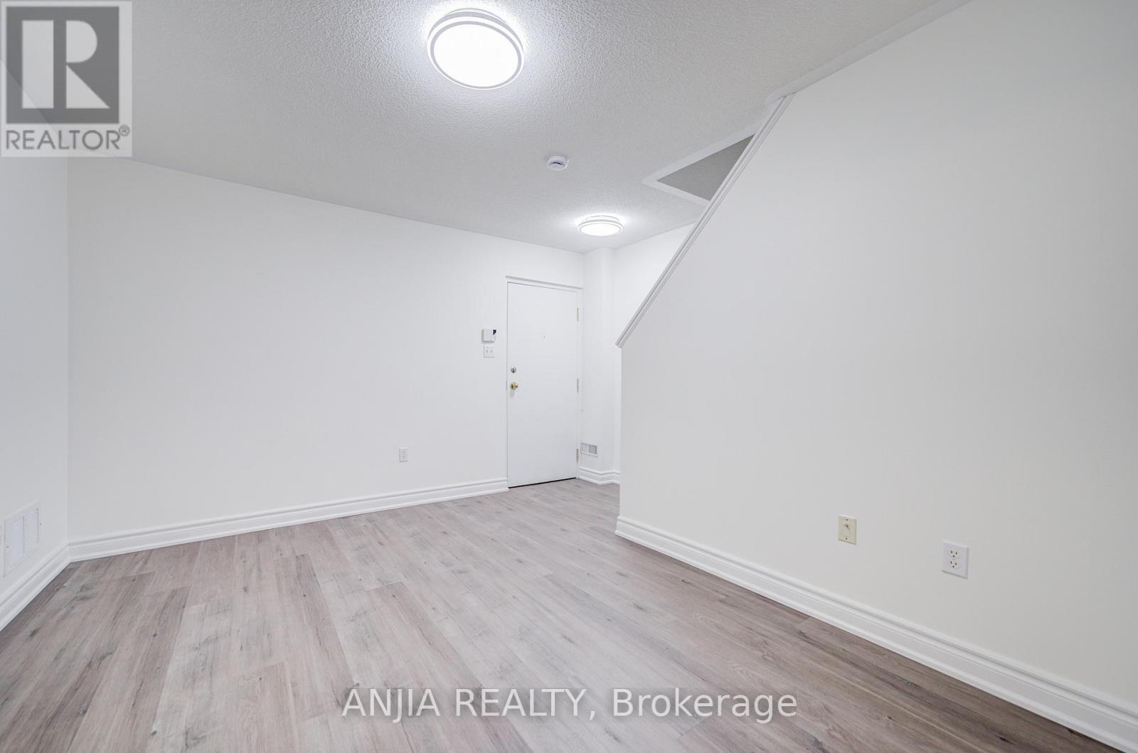 32 - 735 New Westminster Drive, Vaughan, Ontario L4J 7Y9 - Photo 39 - N12612562