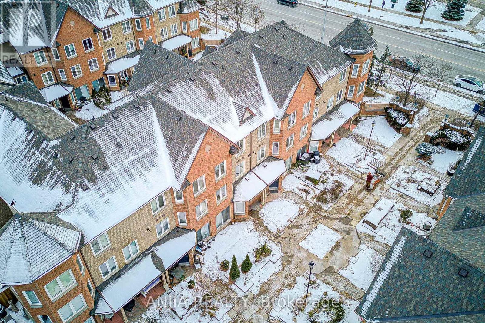 32 - 735 New Westminster Drive, Vaughan, Ontario L4J 7Y9 - Photo 5 - N12612562