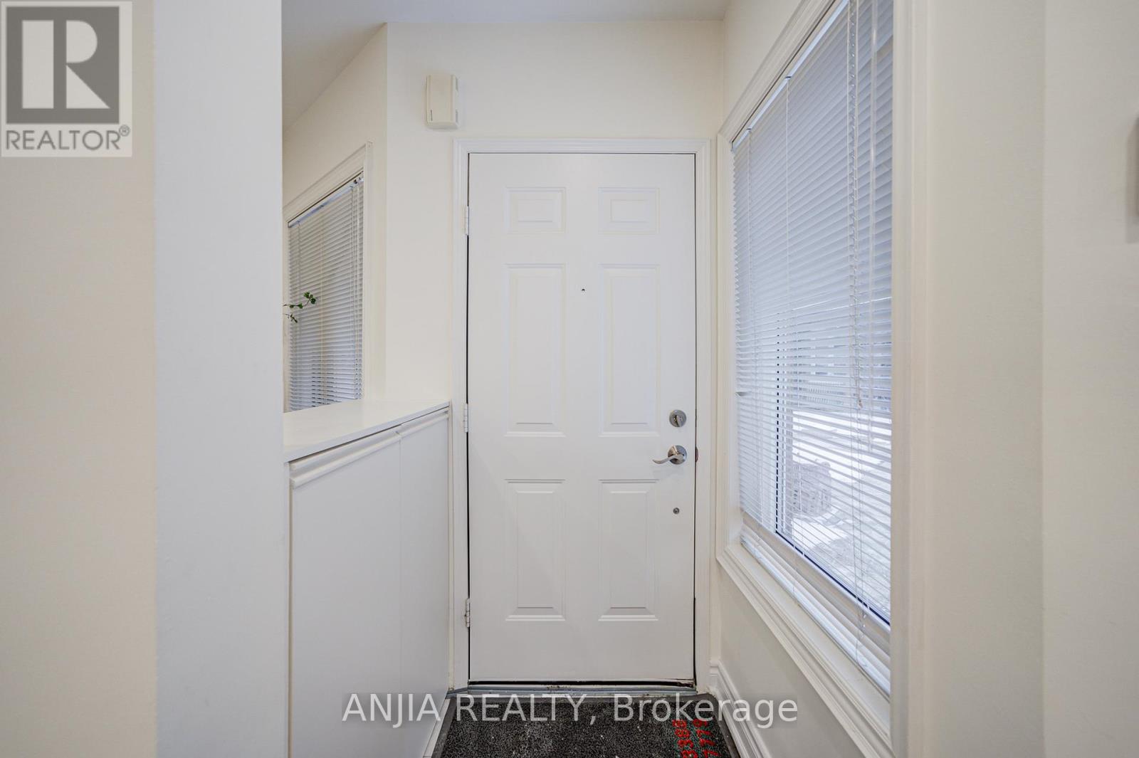 32 - 735 New Westminster Drive, Vaughan, Ontario L4J 7Y9 - Photo 6 - N12612562