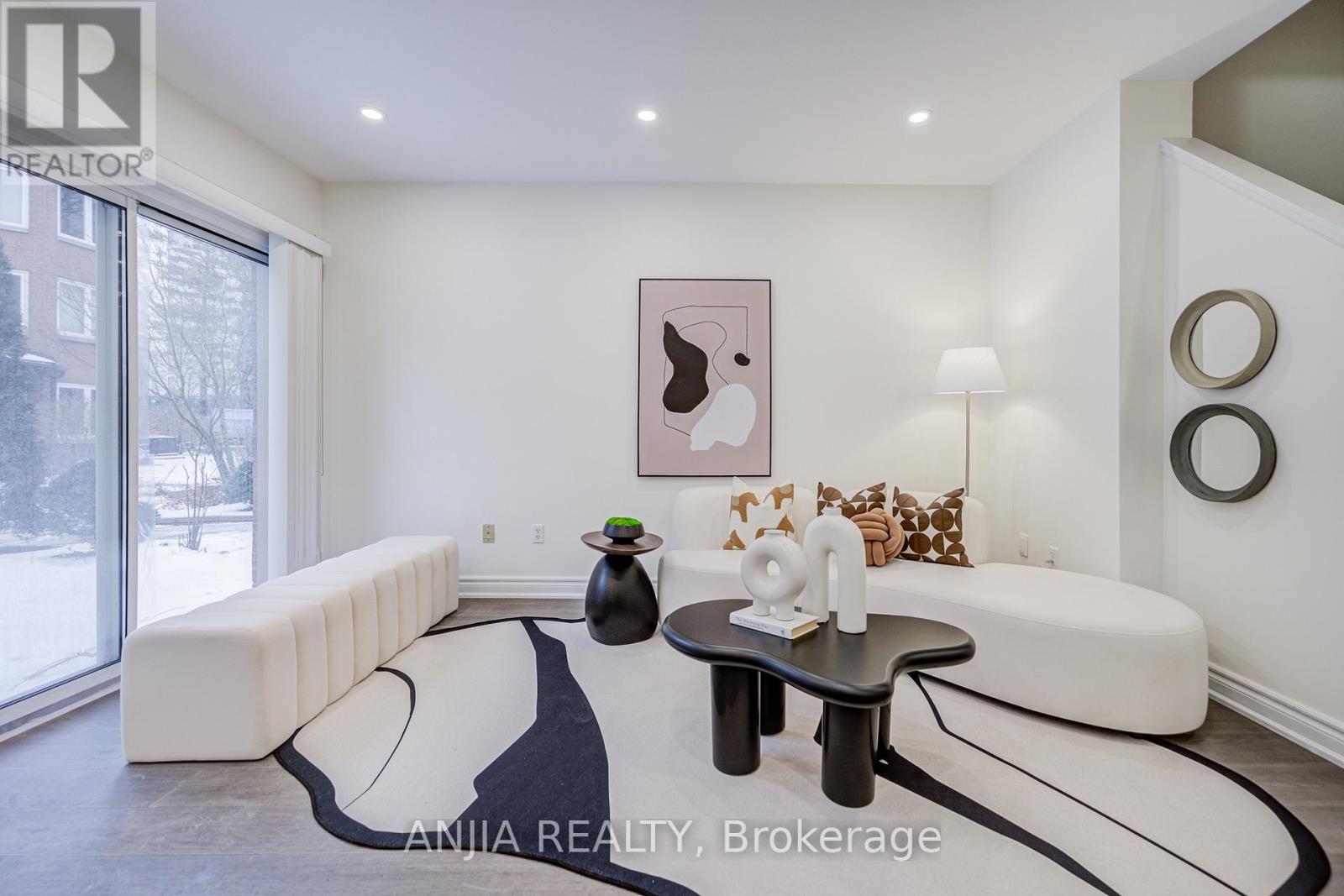 32 - 735 New Westminster Drive, Vaughan, Ontario L4J 7Y9 - Photo 9 - N12612562