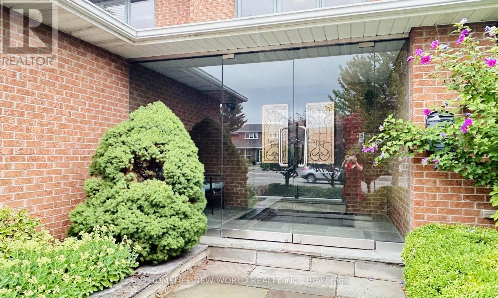 102 Willowbrook Road, Markham, Ontario  L3T 5P5 - Photo 3 - N12612594