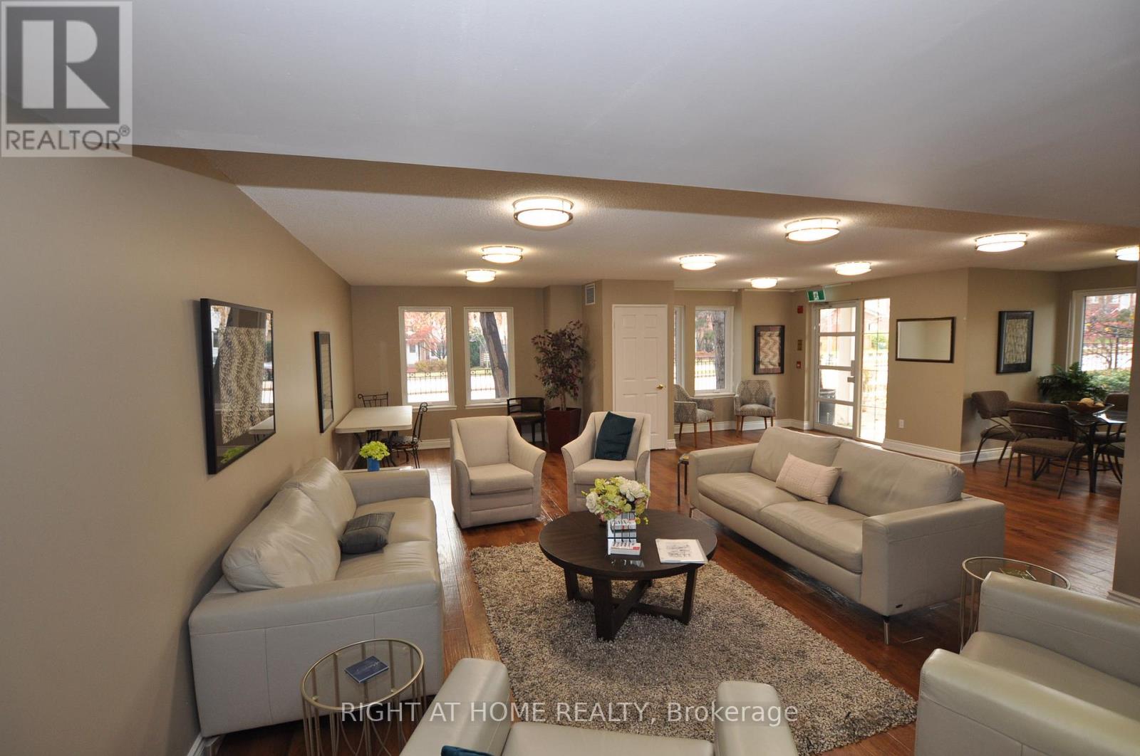 308 - 2300 Parkhaven Boulevard, Oakville, Ontario  L6H 6V9 - Photo 31 - W12583456