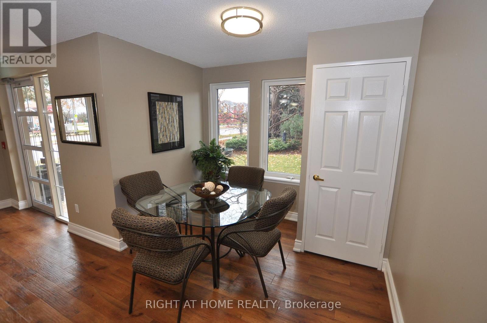 308 - 2300 Parkhaven Boulevard, Oakville, Ontario  L6H 6V9 - Photo 33 - W12583456