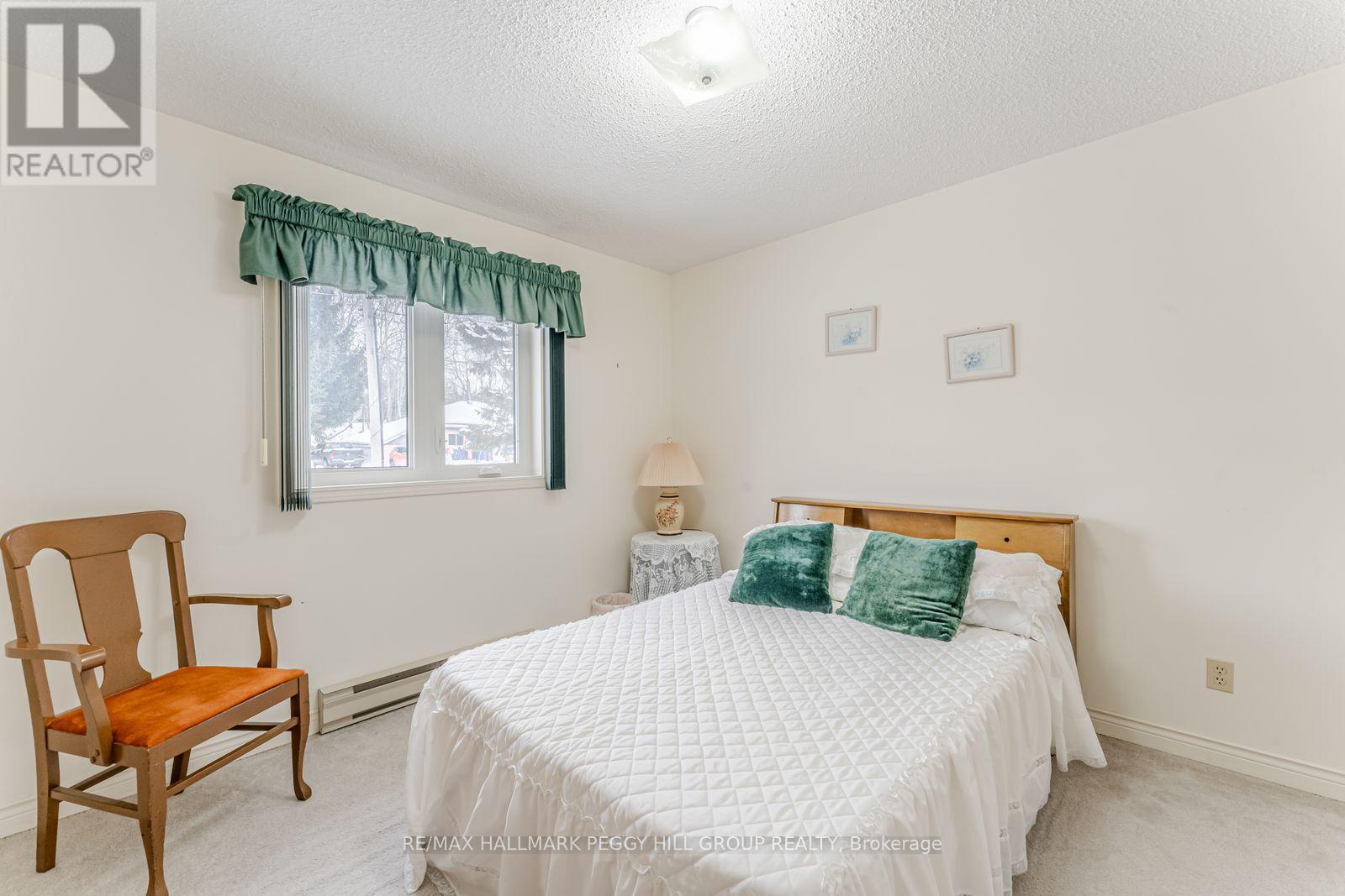 325 Ouida Street, Tay (Waubaushene), Ontario  L0K 2C0 - Photo 11 - S12612434