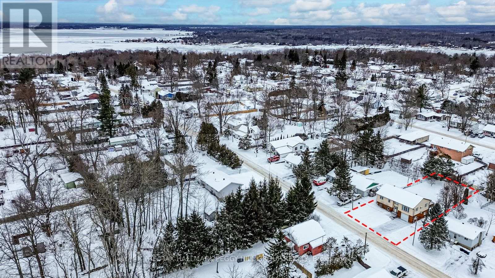 325 Ouida Street, Tay (Waubaushene), Ontario  L0K 2C0 - Photo 2 - S12612434