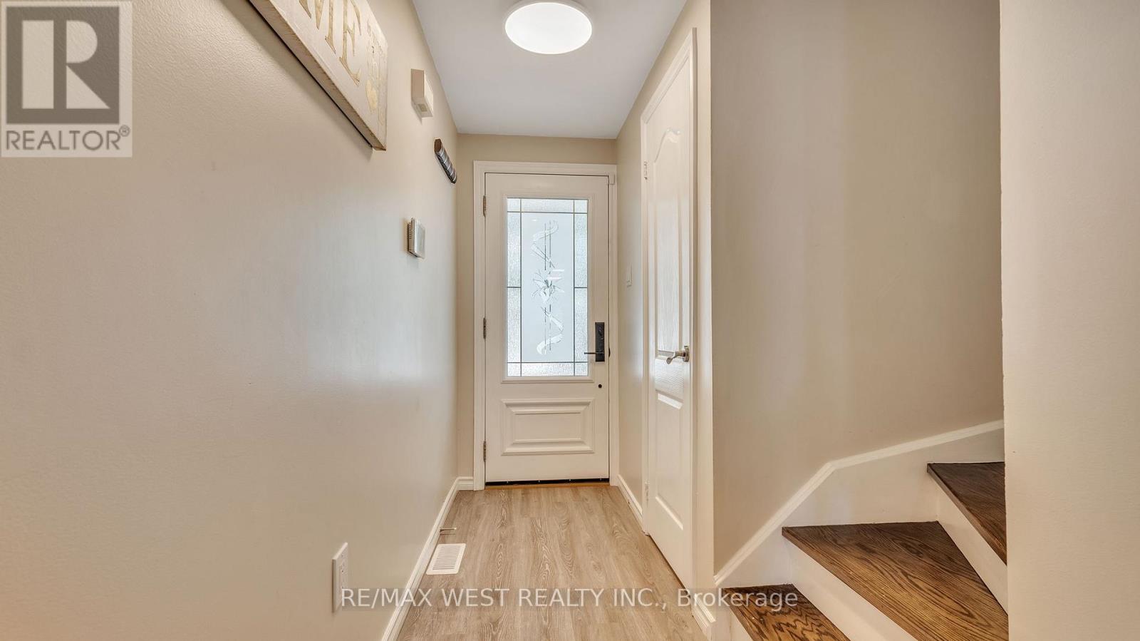 67 Corbett Drive, Barrie (Grove East), Ontario  L4M 5V5 - Photo 10 - S12612530