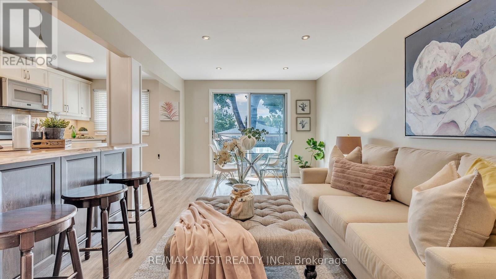 67 Corbett Drive, Barrie (Grove East), Ontario  L4M 5V5 - Photo 13 - S12612530