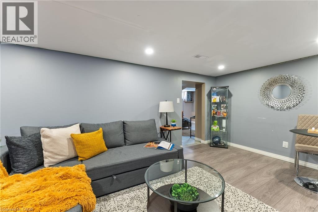 264 Winona Road, Stoney Creek, Ontario  L8E 5L3 - Photo 38 - 40741554