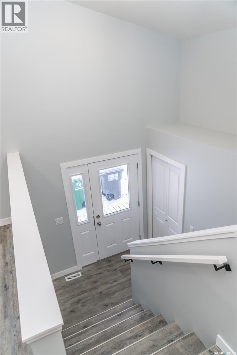 103 Taskamanwa Street, Saskatoon, Saskatchewan  S7V 1X3 - Photo 4 - SK025394