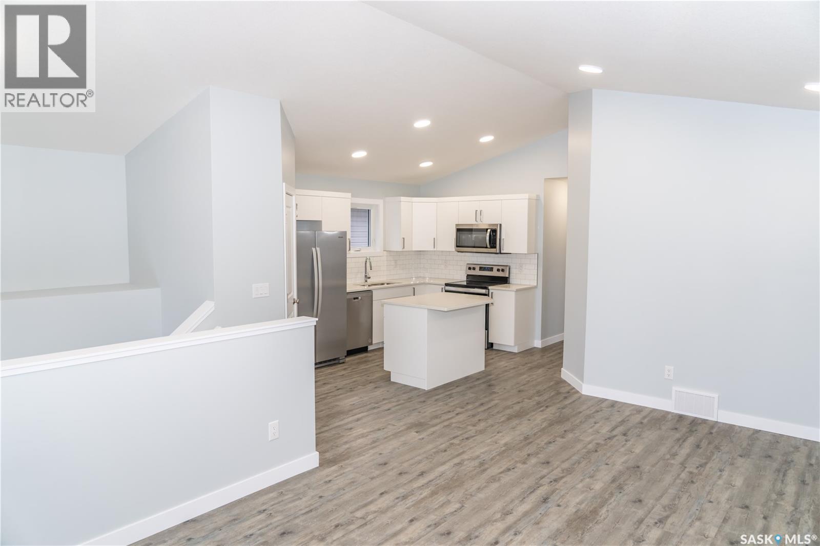 103 Taskamanwa Street, Saskatoon, Saskatchewan  S7V 1X3 - Photo 5 - SK025394