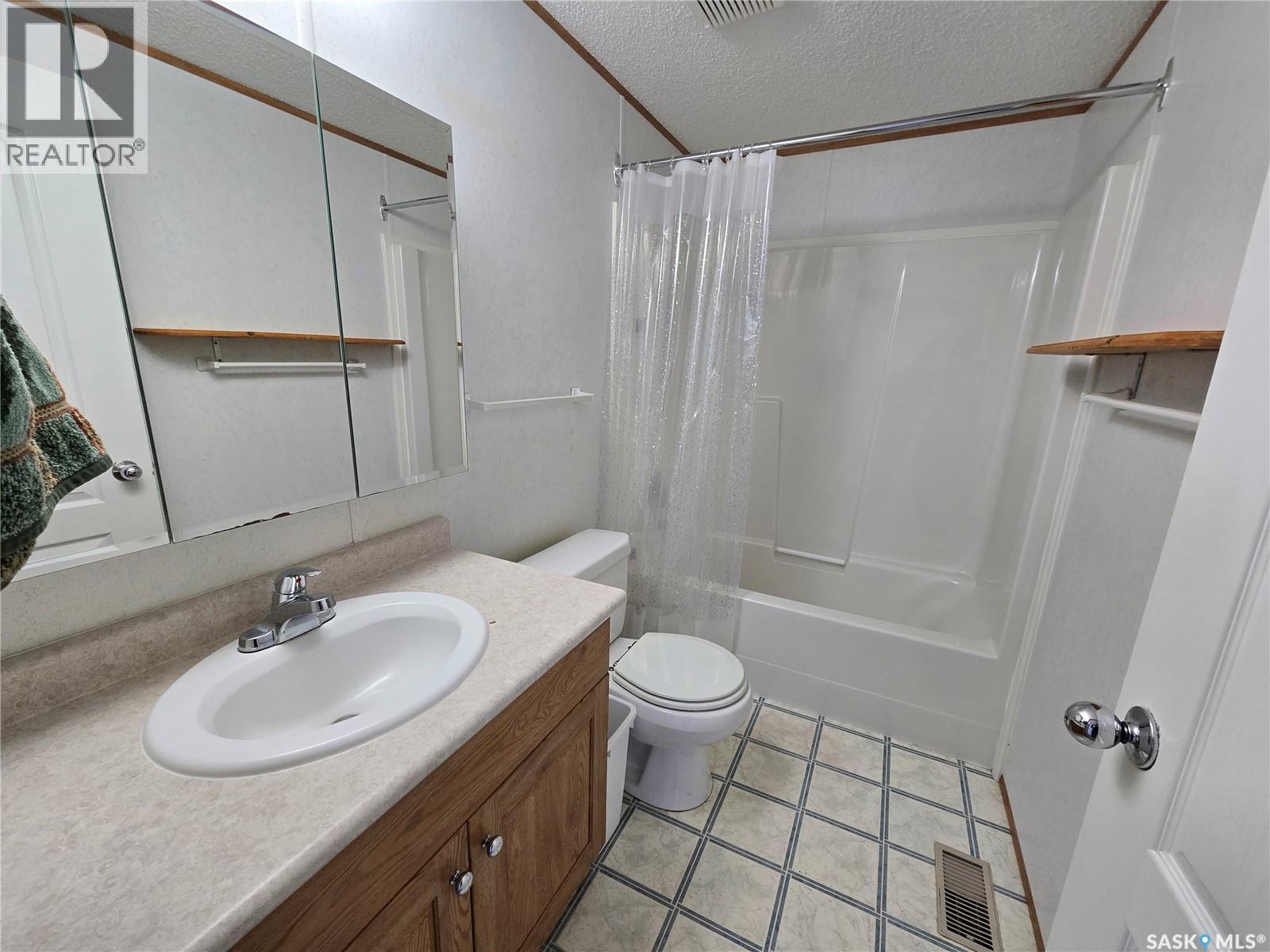 53 Prairie Sun Court, Swift Current, Saskatchewan  S9H 3X3 - Photo 14 - SK025379