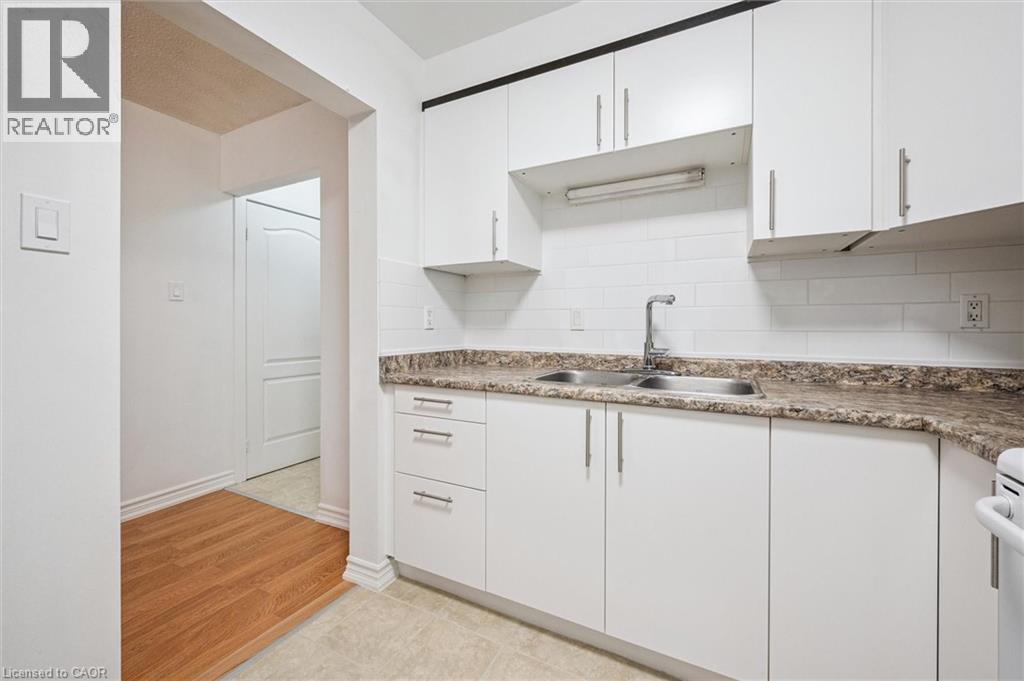 301 Bluevale Street N Unit# E, Waterloo, Ontario  N2J 4H6 - Photo 9 - 40782429