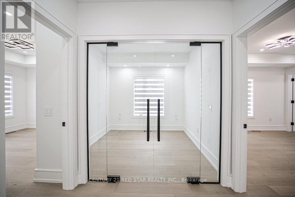 1 Frankwood Road, Toronto, Ontario  M8Z 1Y8 - Photo 16 - W12610676