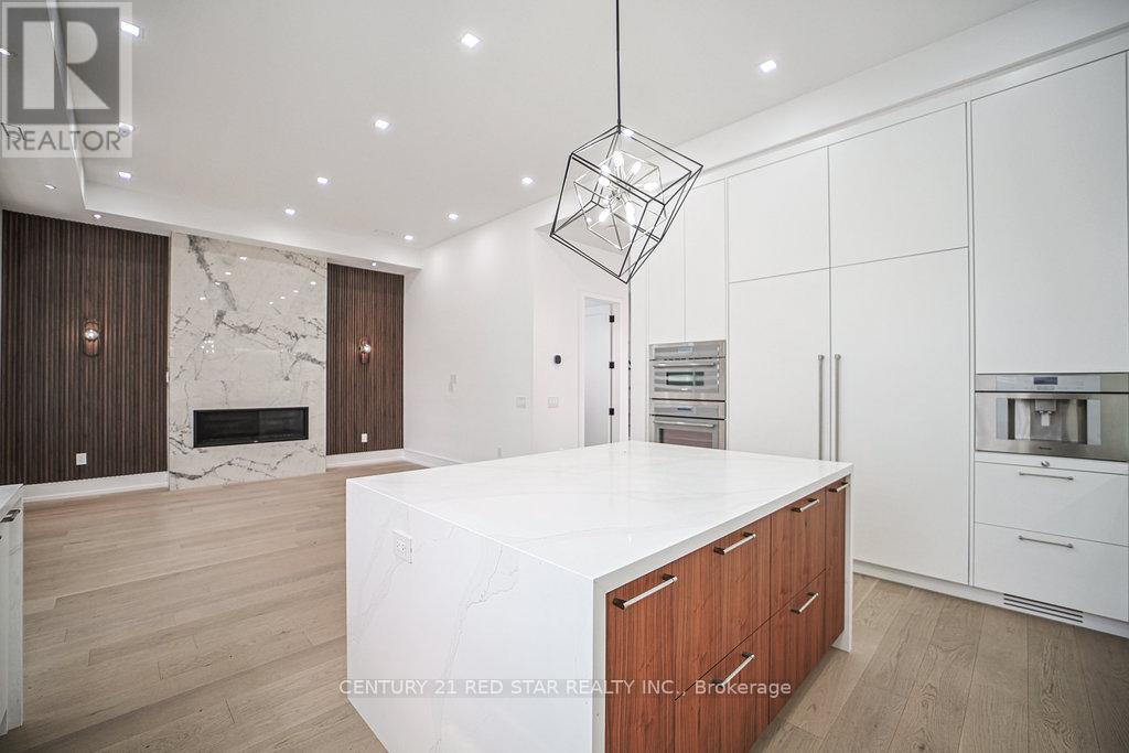 1 Frankwood Road, Toronto, Ontario  M8Z 1Y8 - Photo 8 - W12610676