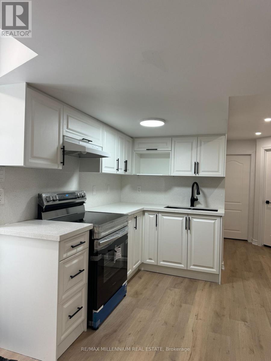 37 Seahorse Avenue, Brampton, Ontario  L6V 4N7 - Photo 2 - W12612418