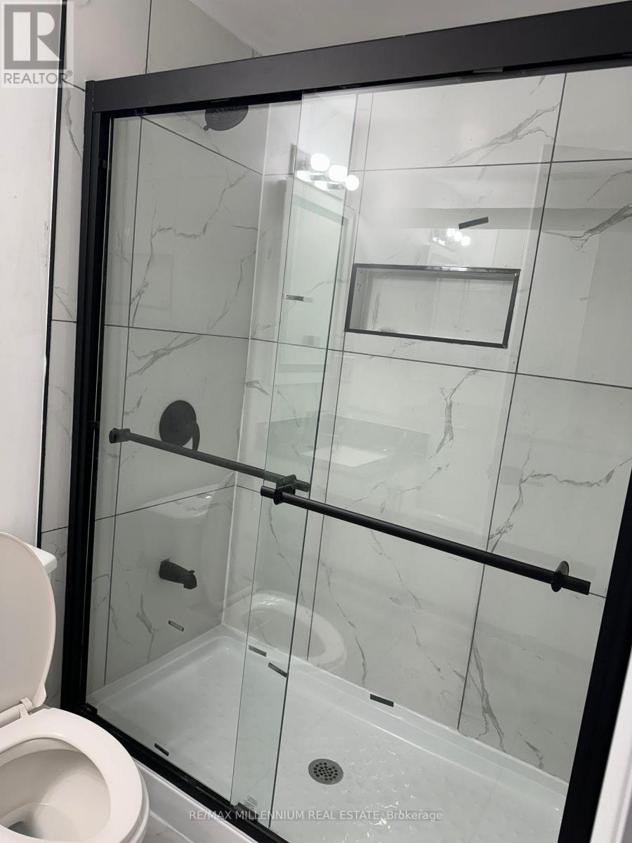 37 Seahorse Avenue, Brampton, Ontario  L6V 4N7 - Photo 5 - W12612418