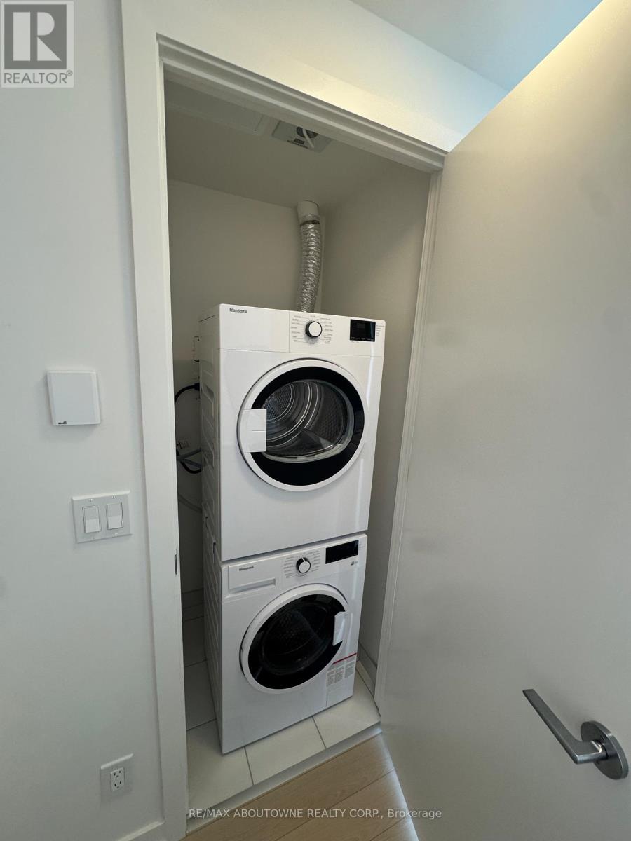 1204 - 3079 Trafalgar Road, Oakville, Ontario  L6H 8C5 - Photo 11 - W12612454